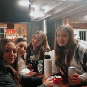 Meet your Posher, Alia